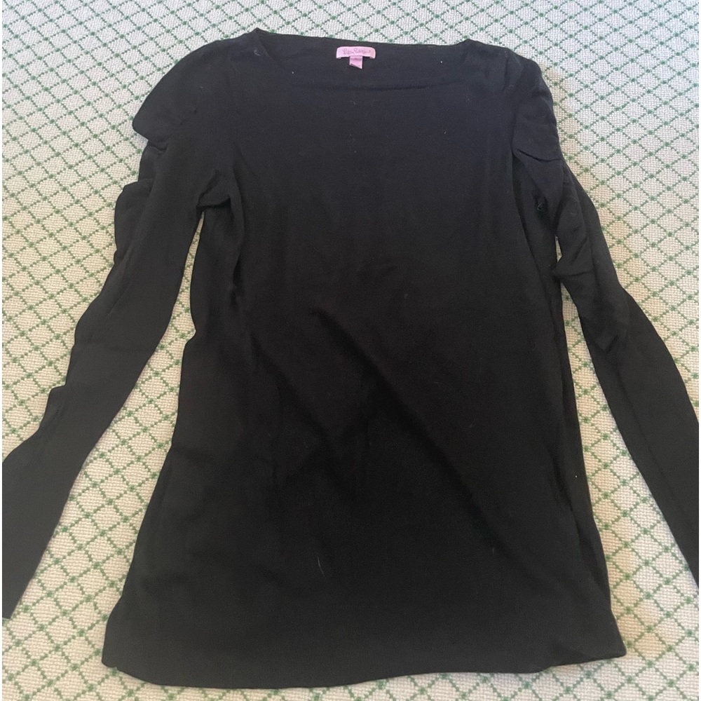 Lilly Pulitzer black sweater. X-large-runs small
